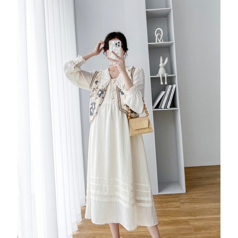 网红孕妇装2022秋季新款孕妈时尚连衣裙＋马甲套装大码气质两件套