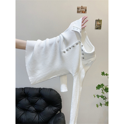 高级设计感纽扣独特毛衣打底衫女