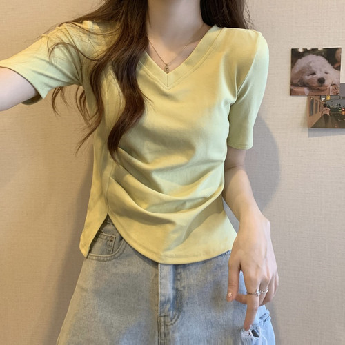 宽松设计感小个子V领短袖T恤女潮