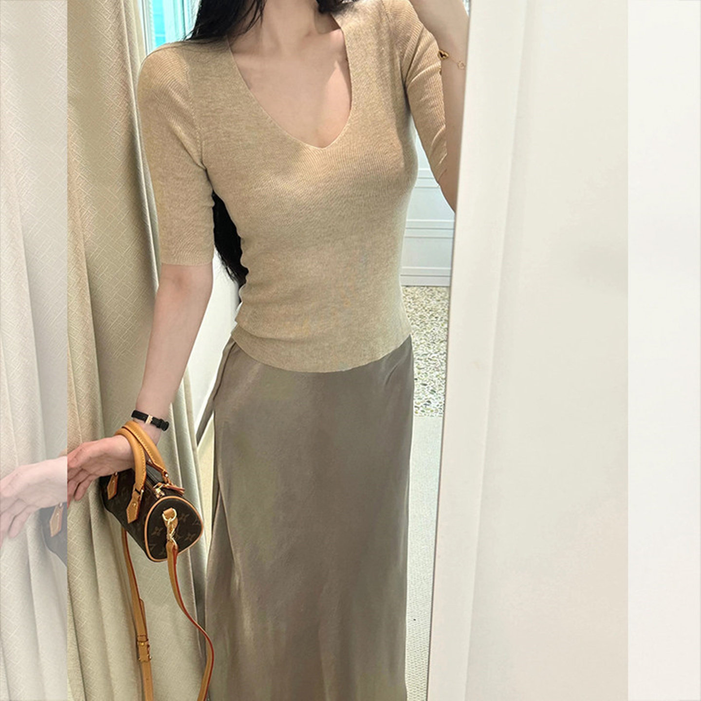 巨好看的燕麦色五分袖针织衫女潮图片