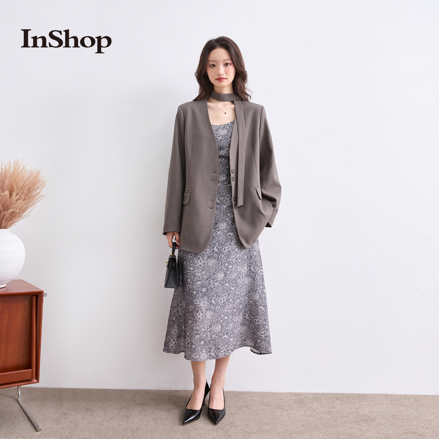 【商场同款】INSHOP新款女优雅碎花吊带长裙西装长袖外套两件套