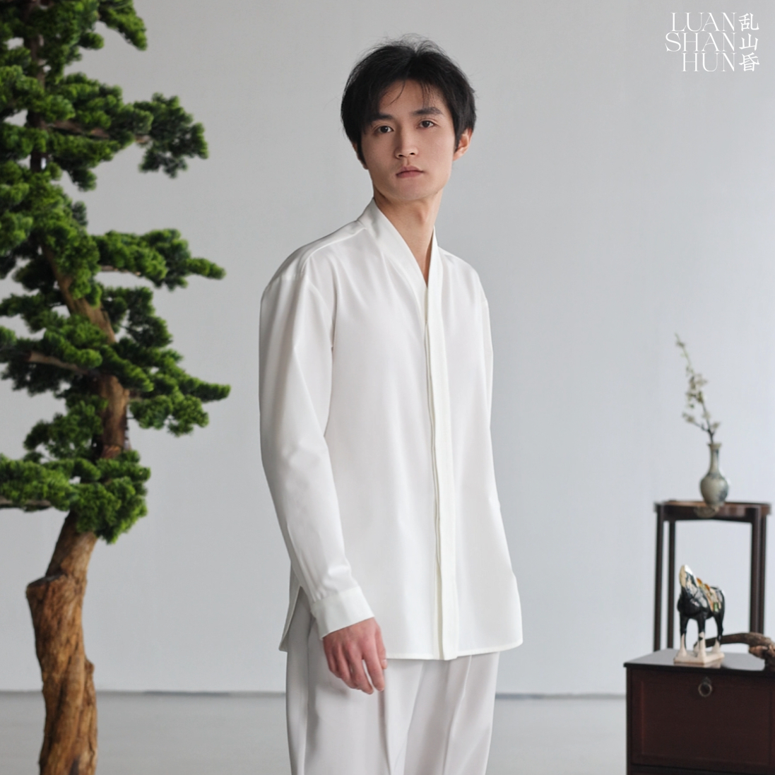 乱山昏对襟长袖新中式弧形衬衫