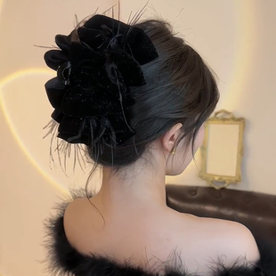 超仙羽毛抓夹女高级感春夏丝绒泡泡蝴蝶结发夹后脑勺盘发鲨鱼夹