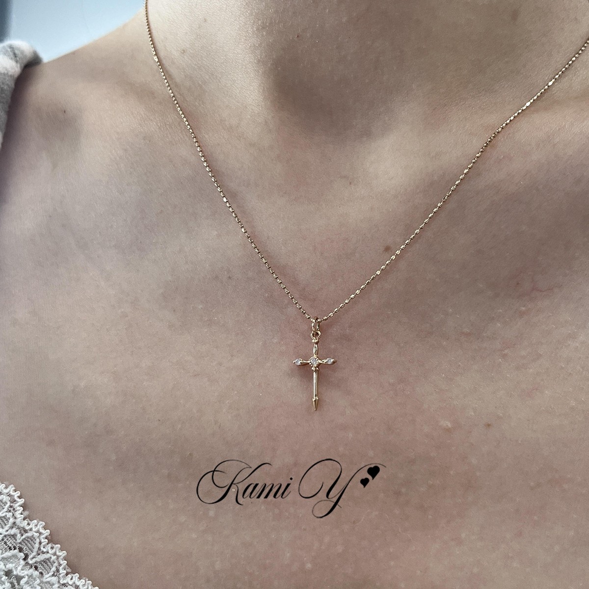 日系简约风十字架吊坠极细款金色项链百搭高端时尚简约毛衣链配饰