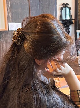 韩系独特设计碎石纹理醋酸山茶花中号抓夹发量少饱满后脑勺鲨鱼夹