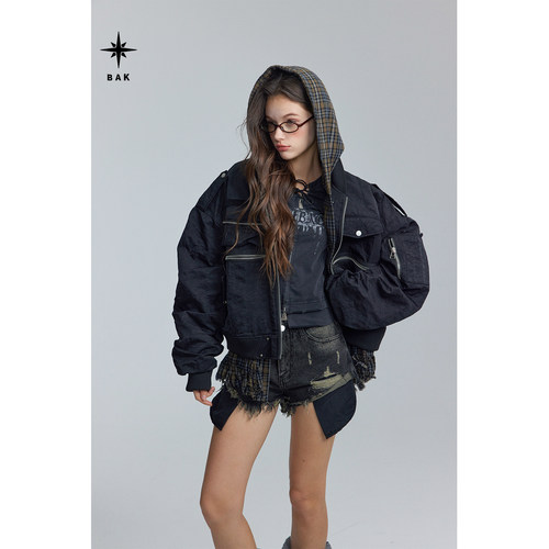 BAK2024秋冬弯刀廓形飞行棉服