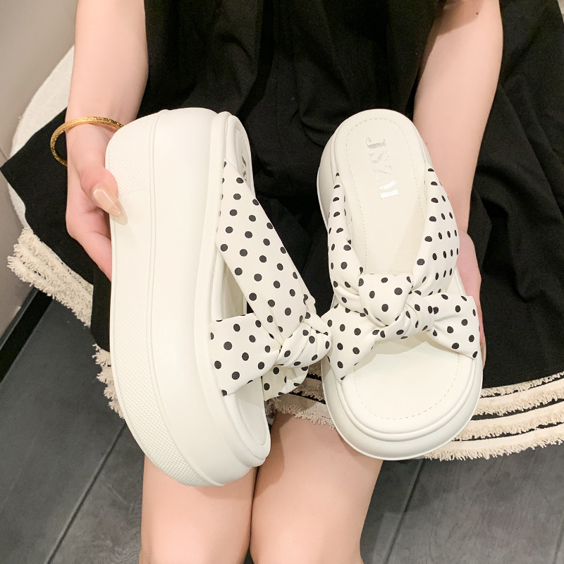 8cm增高厚底拖鞋女夏外穿配裙子2026新款沙滩凉鞋休闲一字拖凉拖