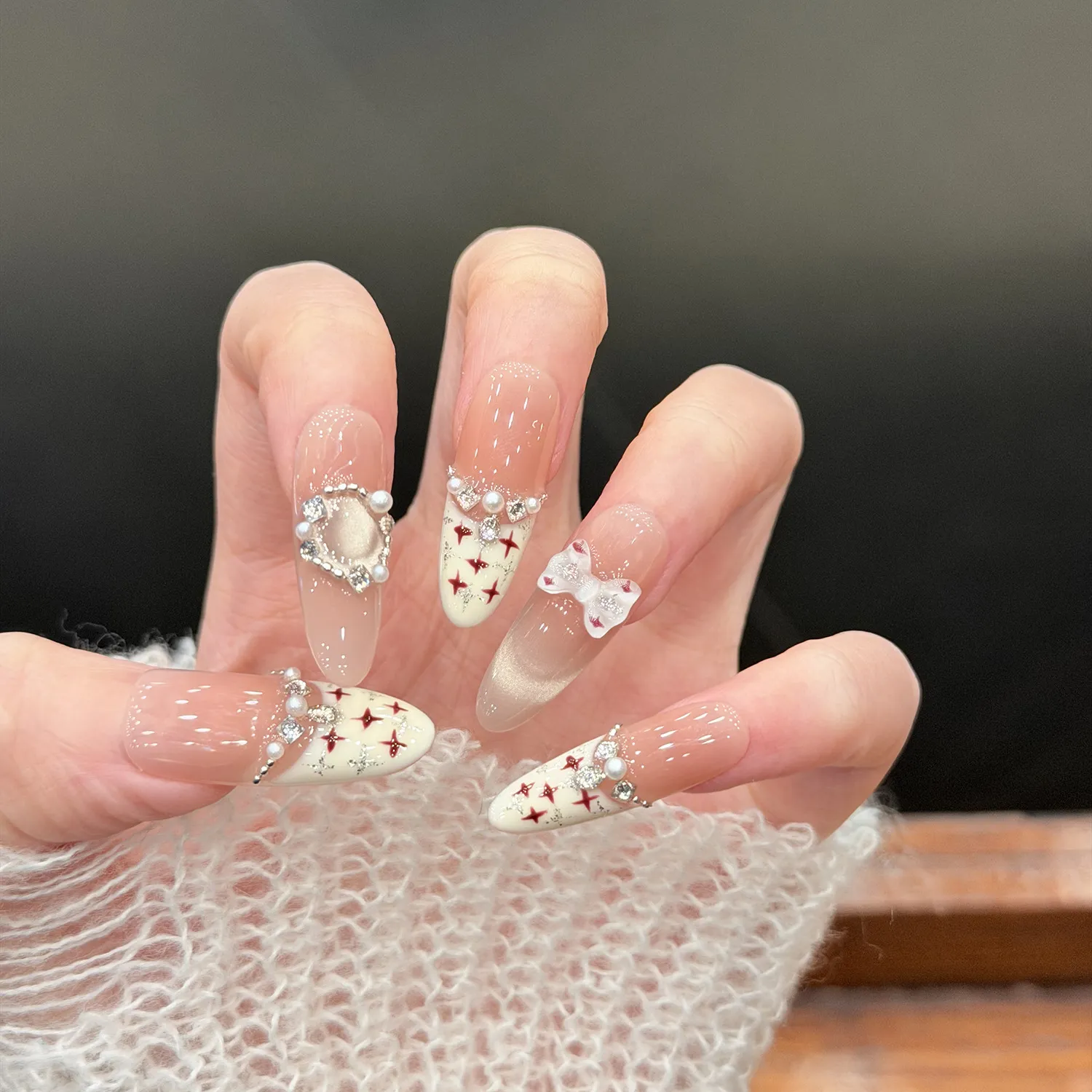 霜筠 圣诞腮红法式少女风手绘美甲小香爆闪微笑猫眼手工穿戴甲,彩妆/香水/美妆工具,穿戴甲/甲片,淘宝优惠券,粉丝福利购,淘宝优惠卷