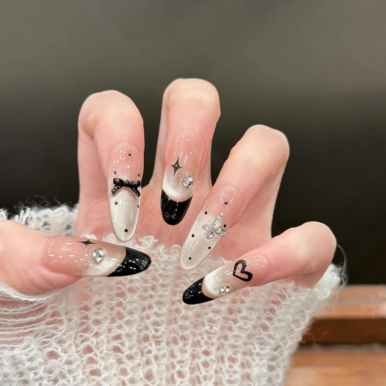 霜筠 星落黑糖 甜酷爆闪猫眼法式爱心堆钻温柔气质御姐手工穿戴甲,彩妆/香水/美妆工具,穿戴甲/甲片,淘宝优惠券,粉丝福利购,淘宝优惠卷