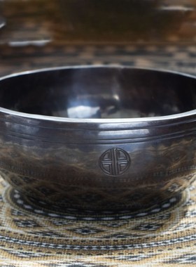 满月钵玄青色加厚颂钵尼泊尔手工瑜伽冥想铜钵超厚超长泛音佛音钵