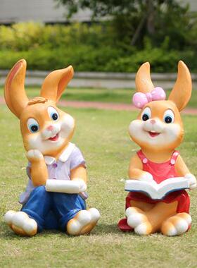 玻璃钢卡通兔子雕塑园林景观小品户外花园庭院草坪幼儿园装饰摆件