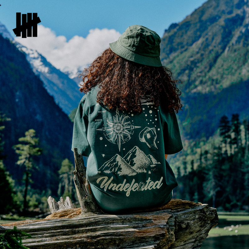 美式攀登主题图案短袖T恤