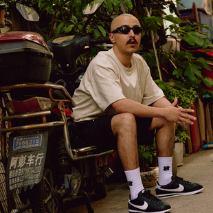 UNDEFEATED五条杠官方春季新品美式潮流经典镂空LOGO短袖T恤