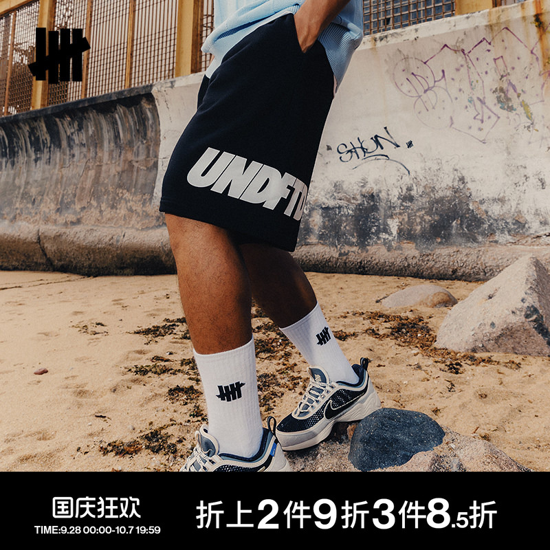 五条杠运动休闲针织短裤图片
