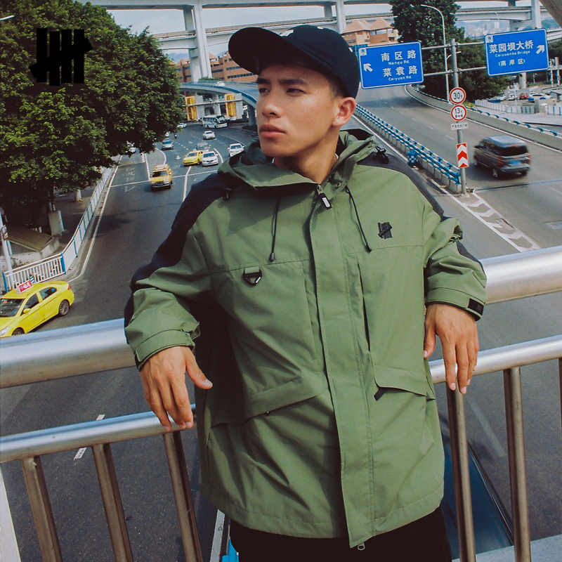 UNDEFEATED拼色连帽户外夹克