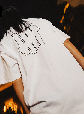 UNDEFEATED五条杠官方春季新品美式潮流经典镂空LOGO短袖T恤