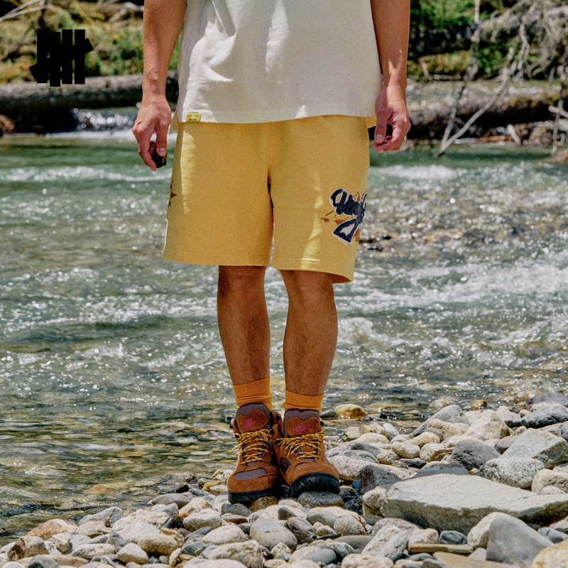 UNDEFEATED休闲贴布绣卫裤短裤