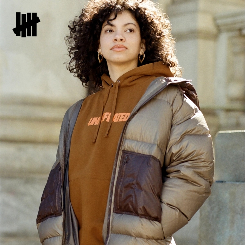 亮面短羽绒服UNDEFEATED连帽