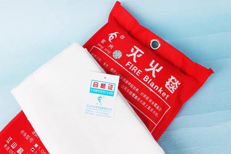 消防专用灭火毯家庭用厨房国标消防3c认证商用硅胶玻璃纤维防火毯
