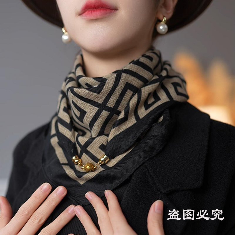秋冬新款时尚百搭小金球磁吸扣高级百搭丝棉围巾正方形多功能围脖