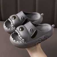 Темно -серой