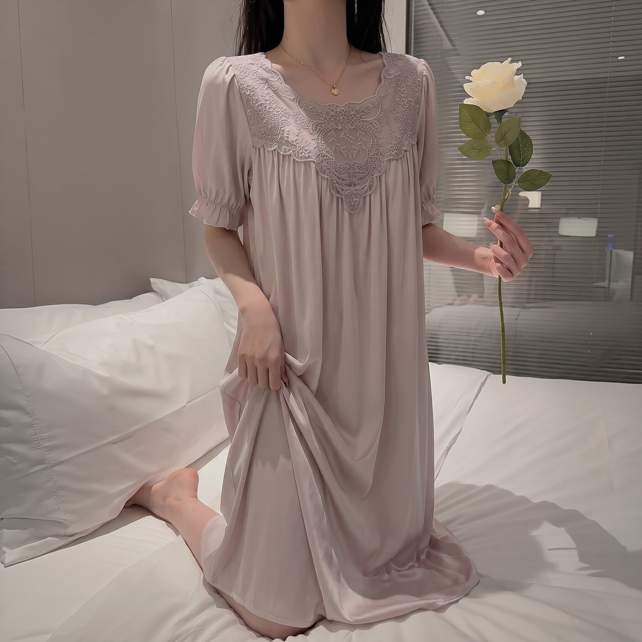 温柔纯欲风粉色睡裙女夏天
