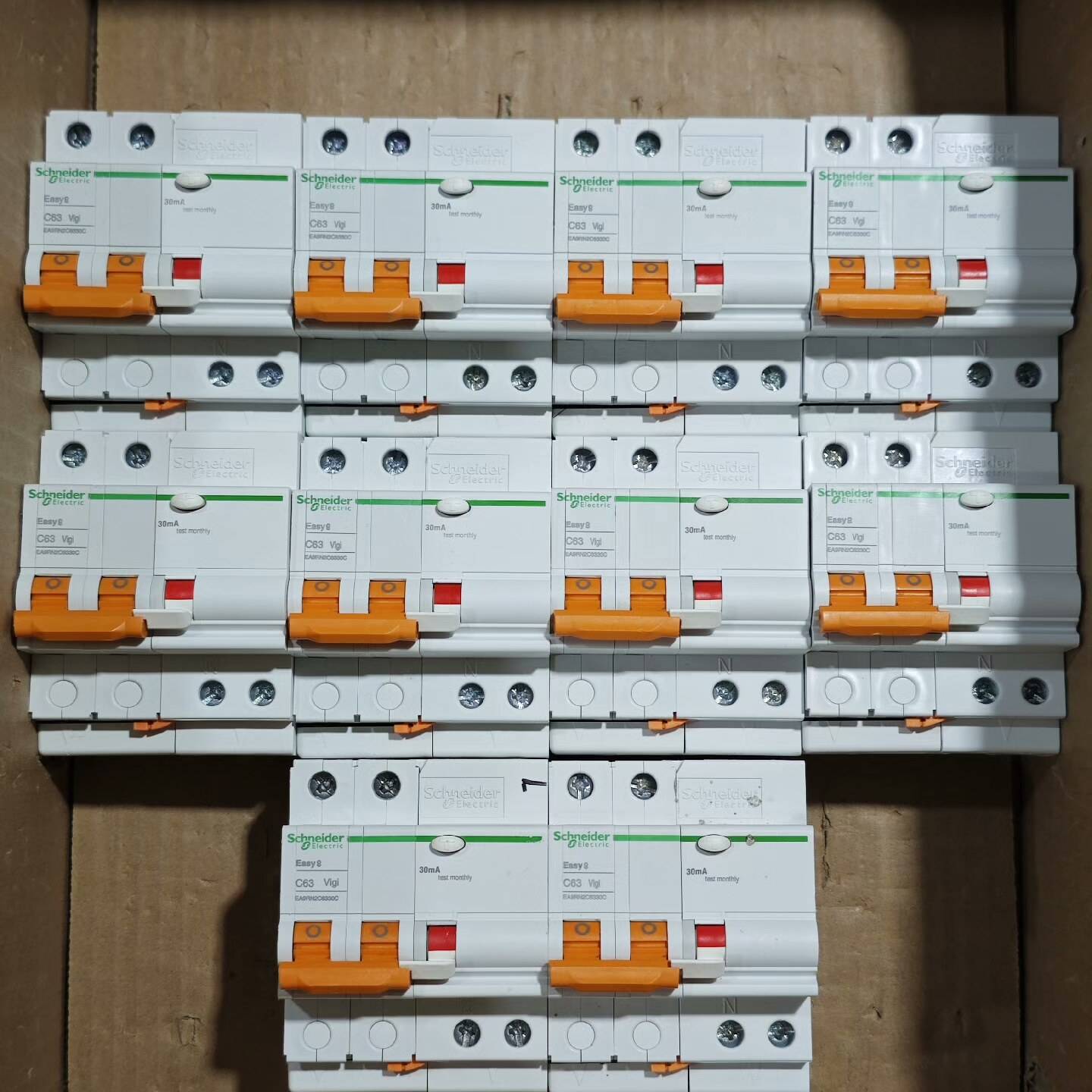 议价EA9 2PC63漏电保护器 正品件 成色如适用