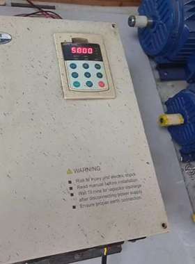 议价变频器22KW，V5-4T22G/30L，成色如图，适用