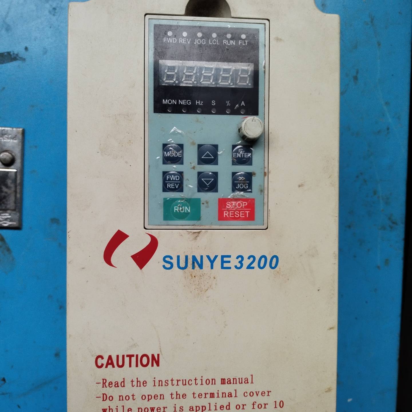 议价SUNYE变频器,型号SY3200－P2R2成色如图适用