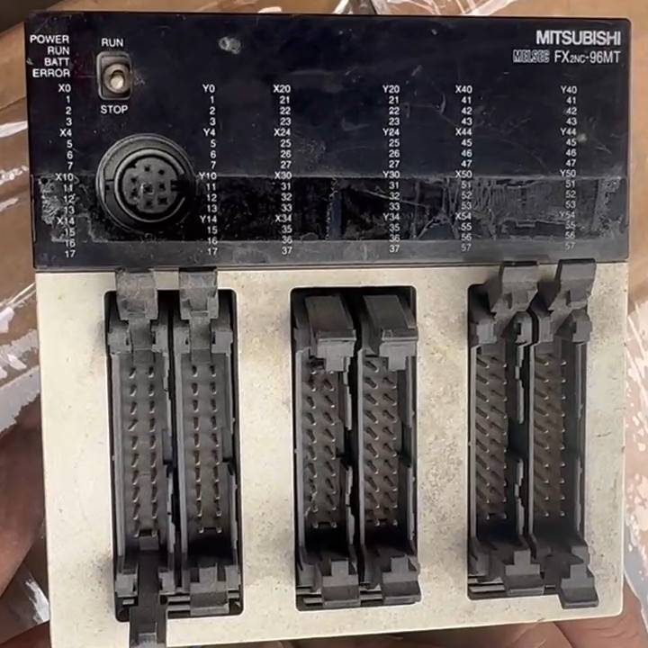 议价PLC FX2NC-96MT 实物拍摄 通电显示如图 适用