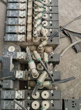 议价PNEUNAC电磁阀组，2153A01081 01R适用