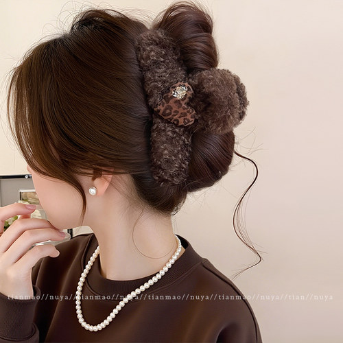 冬季毛毛抓夹女高级感2025新款