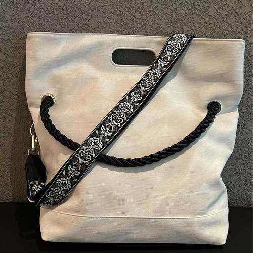 2024秋时尚尼龙单肩邮差托特包