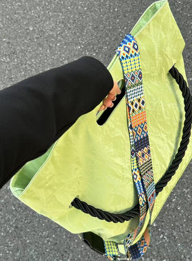 贵宝的包通勤电脑包健身宽松小众高级感托特男女时尚大容量斜挎包