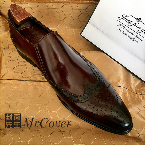 一脚蹬时尚雕花尖头皮鞋