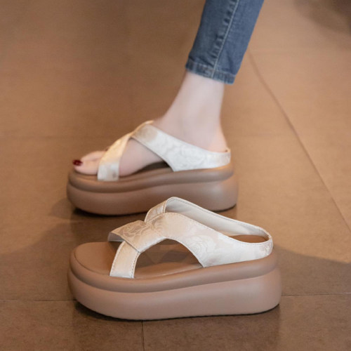 婉亦雅小个子厚底增高凉拖鞋女夏