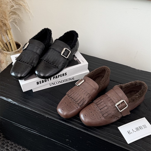 英伦流苏小皮鞋女2025新款冬季加绒女鞋复古保暖棉鞋方头布洛克鞋