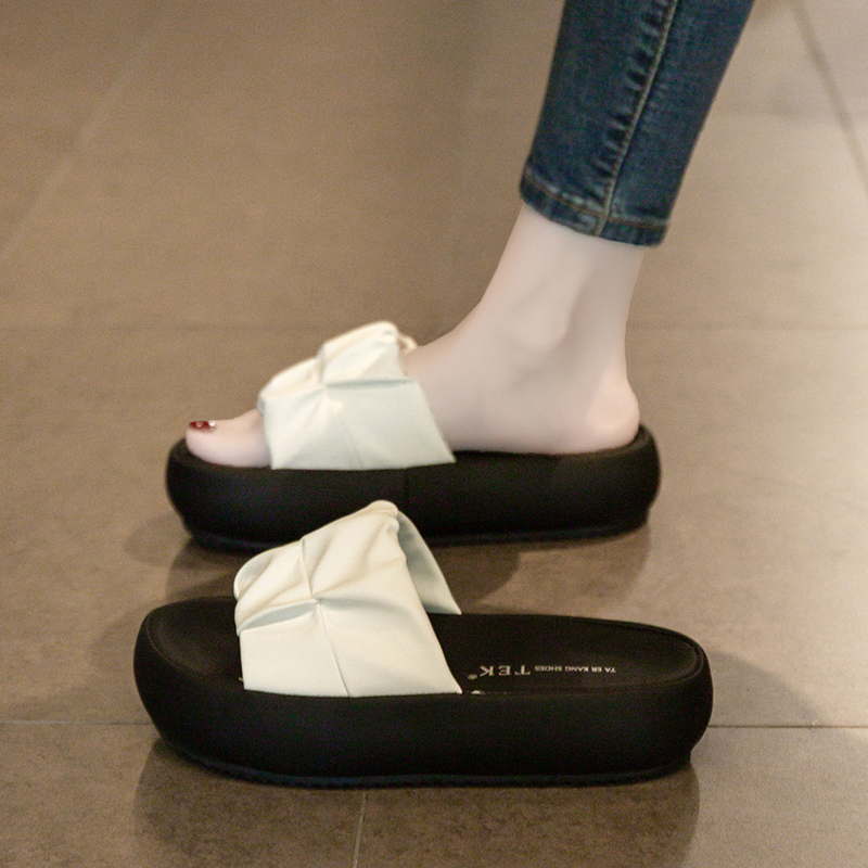 凉拖鞋女夏季外穿2026新款增高厚底踩屎感沙滩凉鞋时尚孕妇一字拖