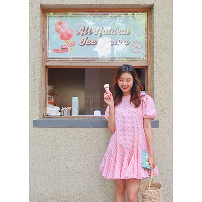 少女感印花A型泡泡袖连衣裙