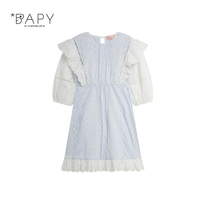 BAPY镂空荷叶边泡泡中袖连衣裙