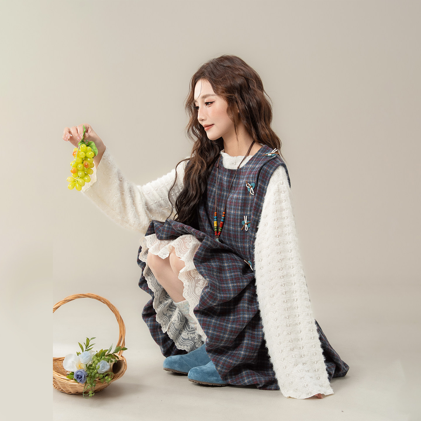 尚维洛法式蓝色格子背心连衣裙女冬小个子宽松显瘦慵懒风a字短裙