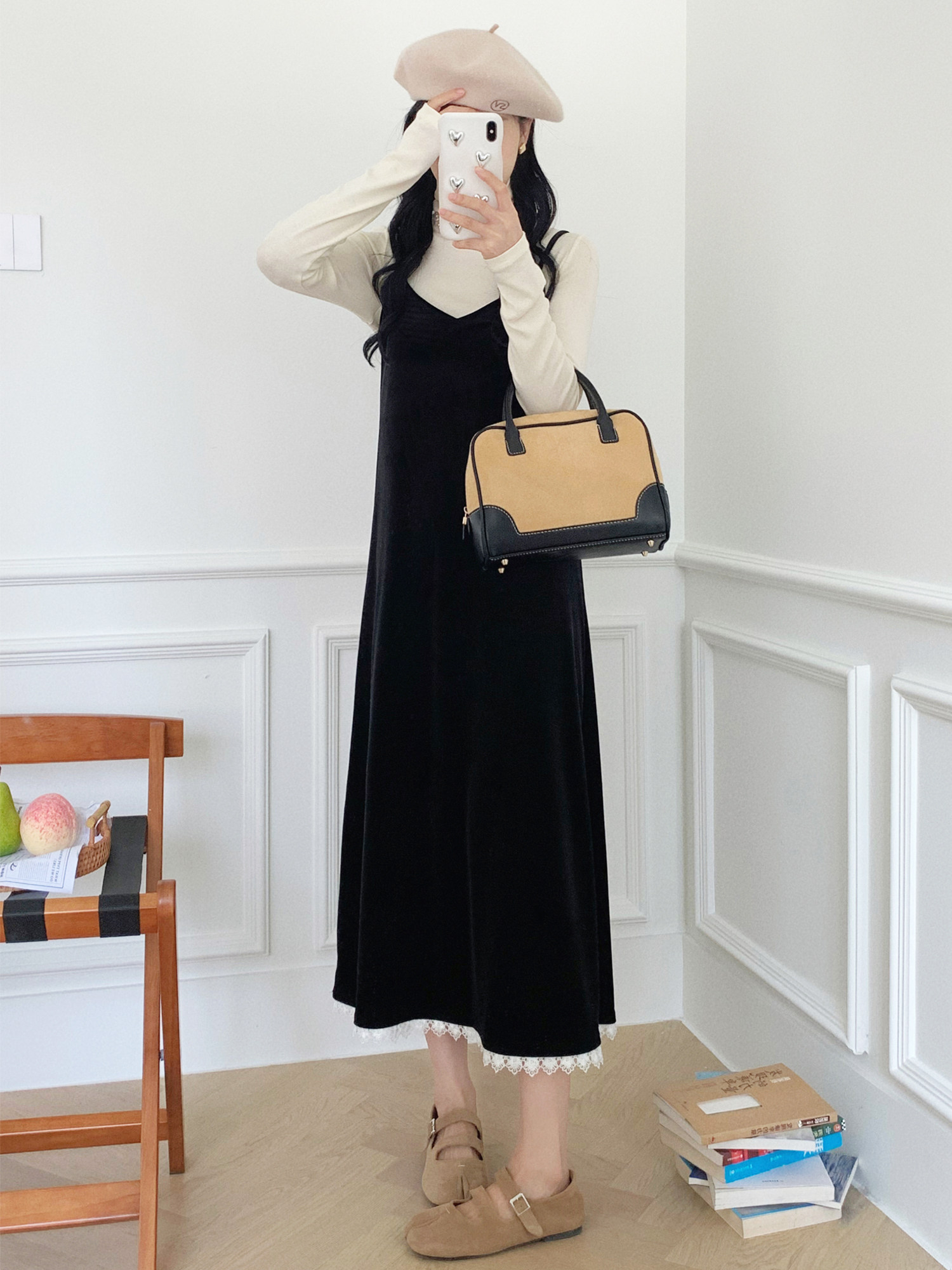 黑色丝绒V领吊带裙蕾丝镶边撞色连衣裙春季A字裙无袖外搭打底长裙