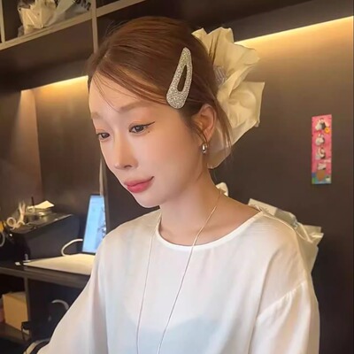 ins博主同款闪闪亮片水滴发夹