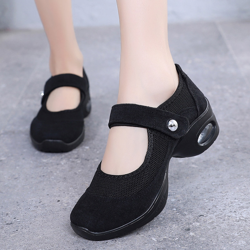 老北京布鞋女新款透气网面广场舞跳舞鞋成人舞蹈鞋高跟软底妈妈鞋