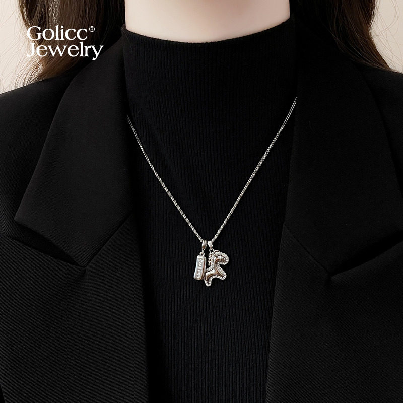 古里雅金属小马吊坠项链高级感