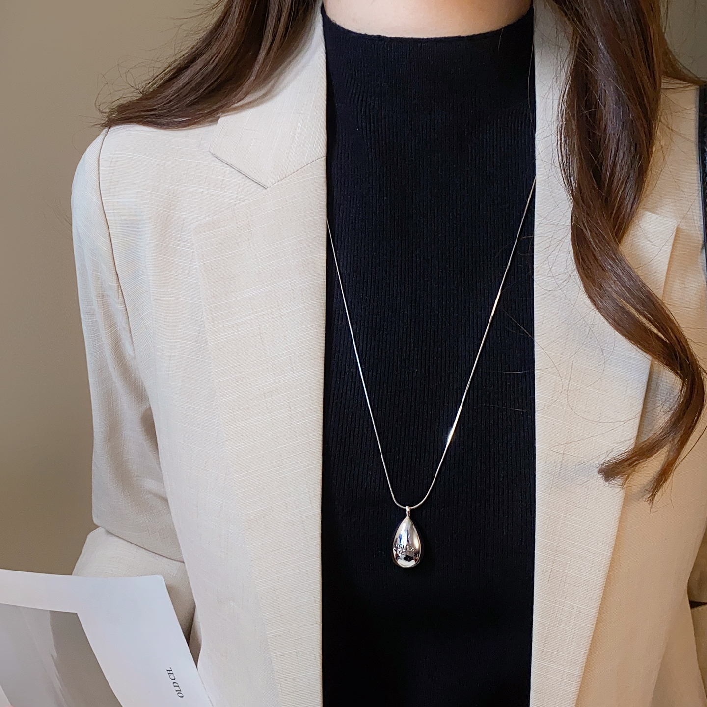 古里雅银色水滴长款项链高级感