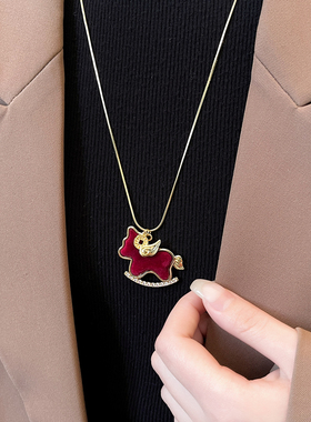 古里雅红色丝绒小马项链高级感