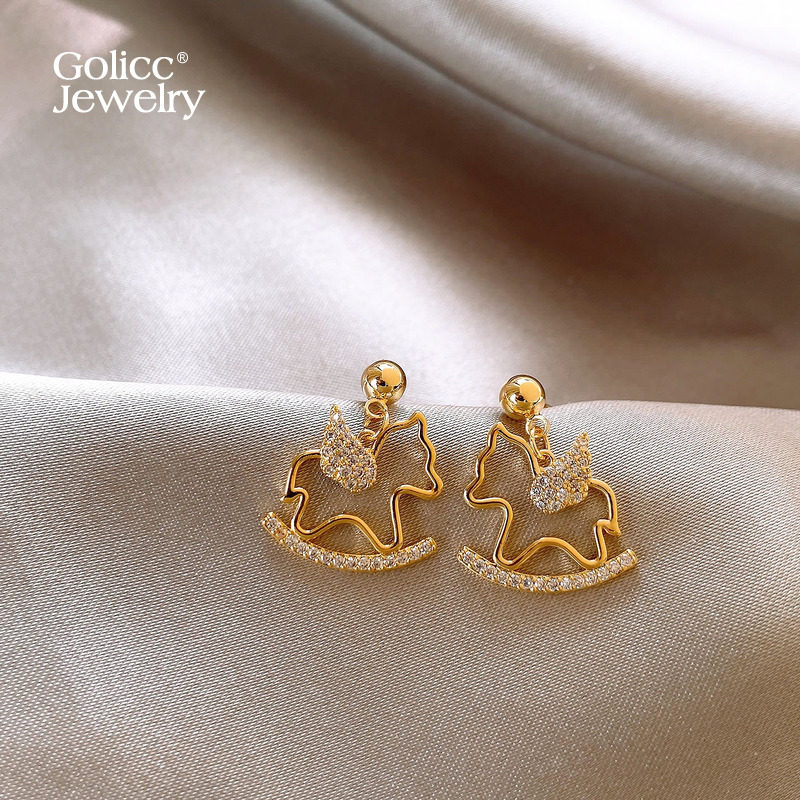 金色镂空飞马微镶耳环女2025新款爆款设计感小众耳饰独特漂亮耳钉,饰品/流行首饰/时尚饰品新,耳环,淘宝优惠券,粉丝福利购,淘宝优惠卷