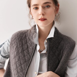 叠穿B备~肌理感棉服山羊绒针织开衫马甲女立领菱形格宽松坎肩外套