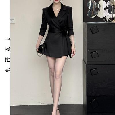 小诺本人高级感西装裙2025春收腰显瘦中长款纯色缎面外套女25120